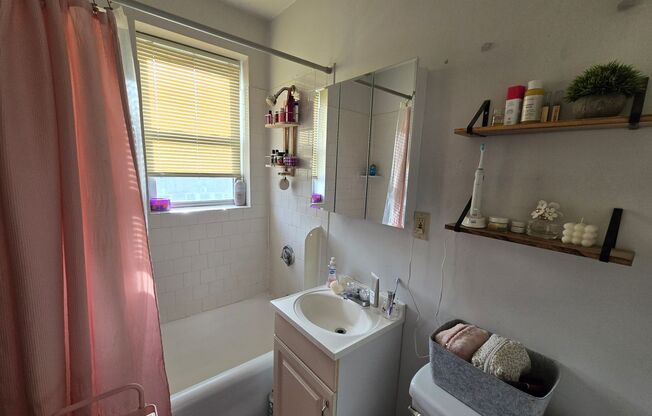 Studio, 1 bath, $2,200, Unit 27