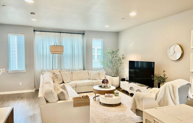 3Bd/2.5Ba Lynnwood Townhouse