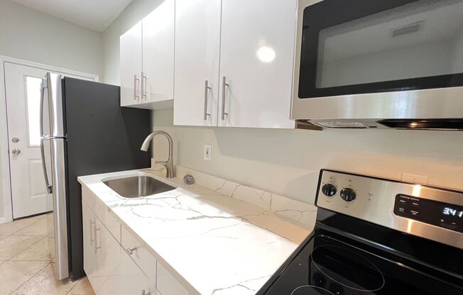 1 bed, 1 bath, $1,600, Unit 1704-B