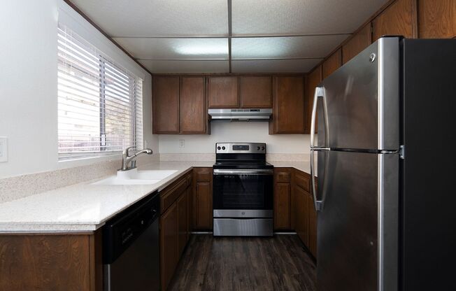 Immaculate 2 Bed/1 Bath in Chula Vista w/ 2 Parking Spots!