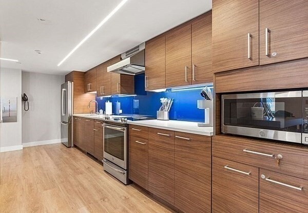 Studio, 1 bath, 590 sqft, $3,400, Unit 6M