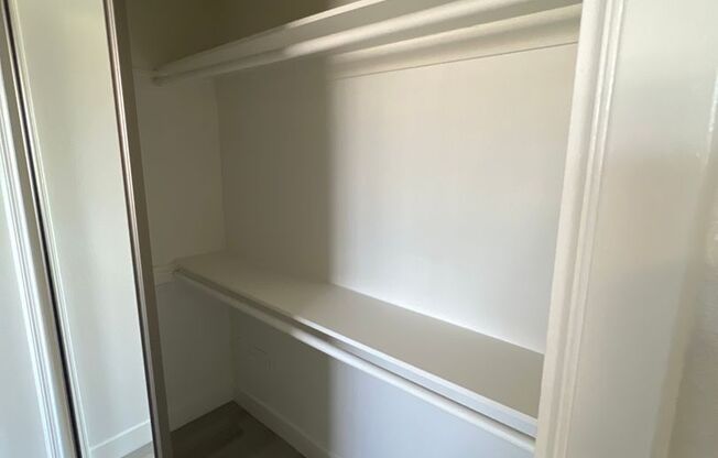 1 bed, 1 bath, 900 sqft, $2,022, Unit 381-35