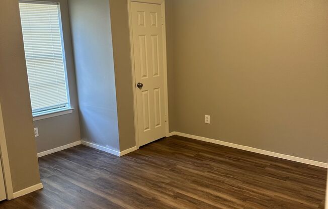 810 Faircreek