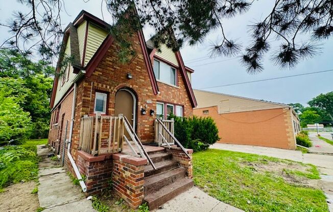 15895 Cloverlawn