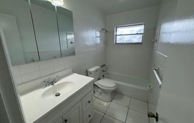 3700 Polk St Hollywood, FL 33021