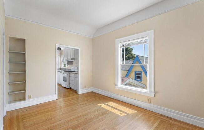 2111 Buena Vista Ave #4 - 2 bedroom | 1 bath | Upper unit