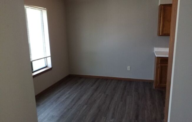 1 bed, 1 bath, 912 sqft, $900