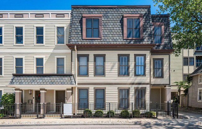 140 E GREENWOOD AVE