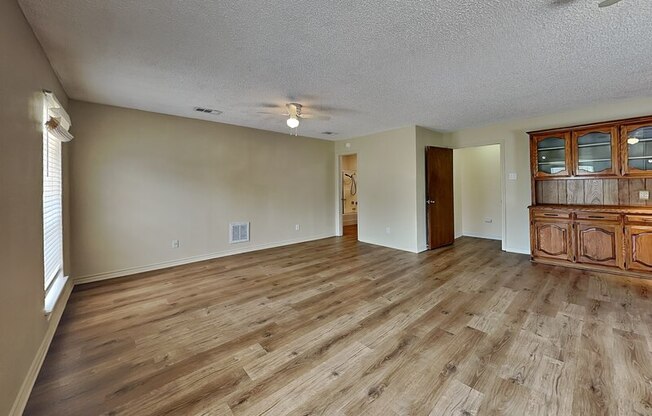 205 WOODPARK LN