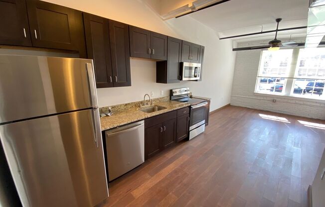 1 bed, 1 bath, 534 sqft, $1,200, Unit Unit 121B