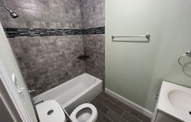 (PENDING) 3 Bed 2 Bath House for Rent in Dallas!