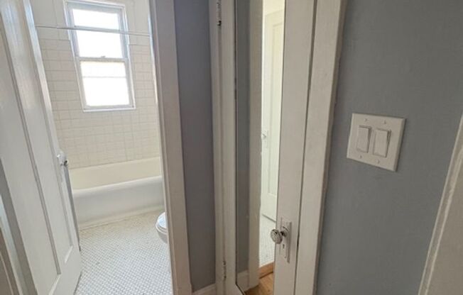 Studio, 1 bath, 500 sqft, $1,195, Unit 950-11