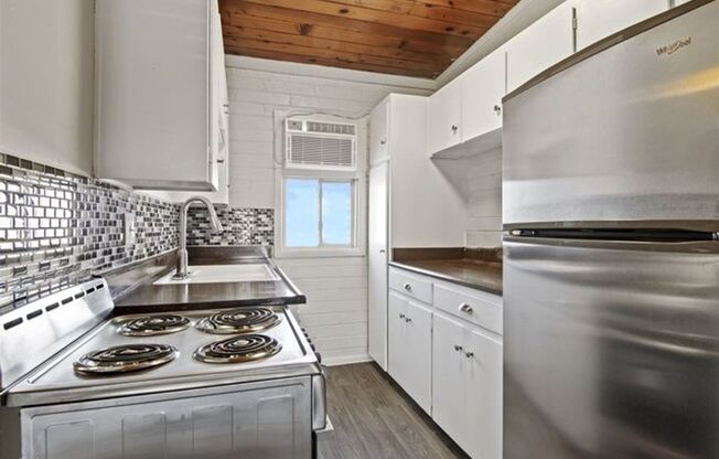 MIDTOWN ON 2ND **1 MONTH FREE ON A 13 MONTH LEASE!!!** CALL TODAY!!