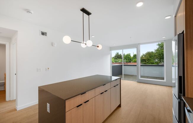 1 bed, 1 bath, 421 sqft, $1,795, Unit 408