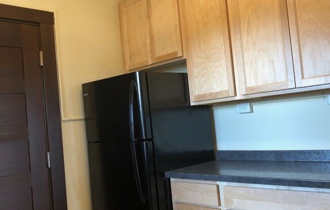 2 beds, 1 bath, 950 sqft, $925, Unit 12