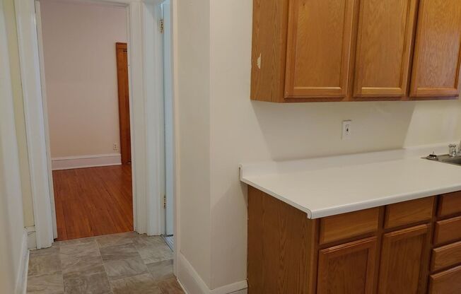 2 beds, 1 bath, 1,000 sqft, $1,245, Unit 101