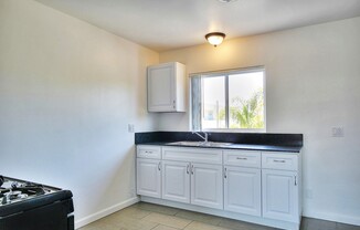 2 beds, 1 bath, 950 sqft, $4,336.2, Unit A