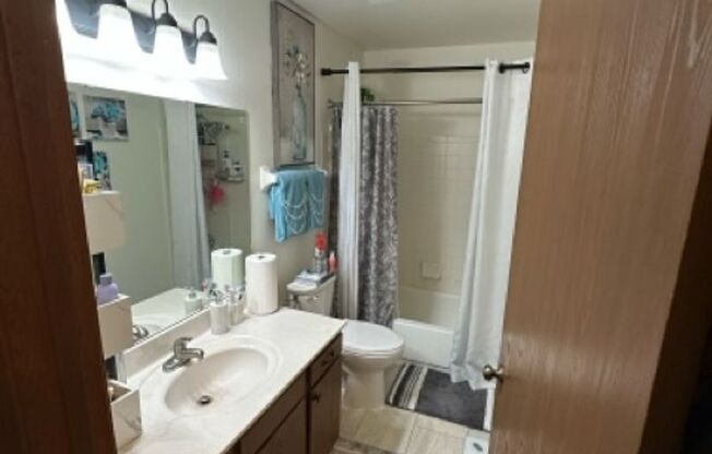 2 beds, 1 bath, 950 sqft, $1,695, Unit 477HB