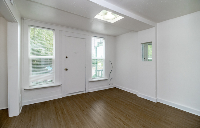 14402 56 AVE S