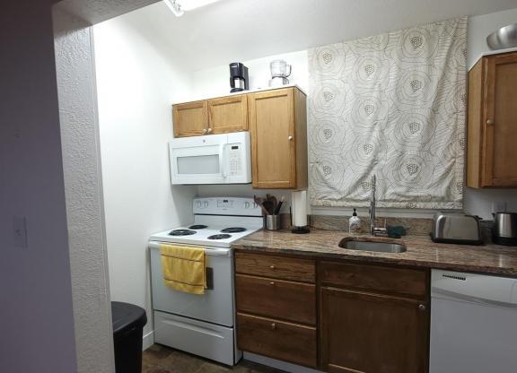 1 bed, 1 bath, $2,500