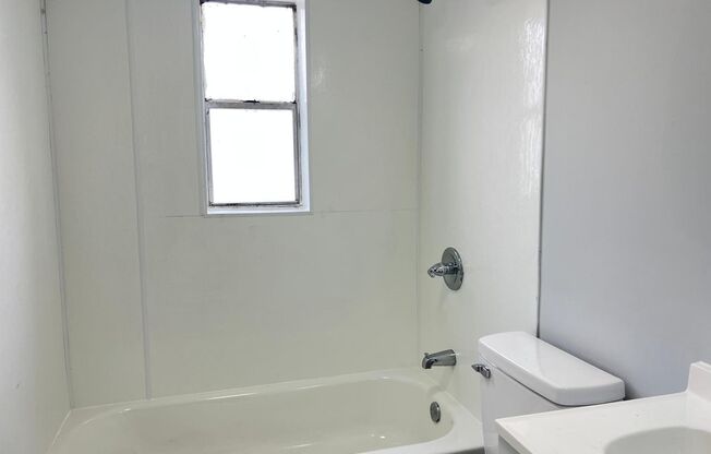 2 beds, 1 bath, 750 sqft, $1,800, Unit 5300-7