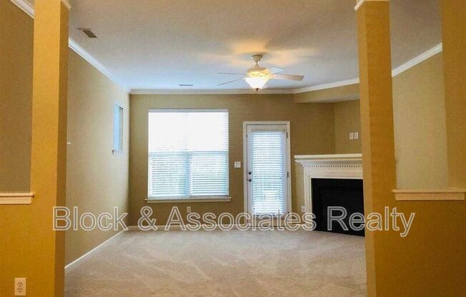 8982 CAMDEN PARK DR