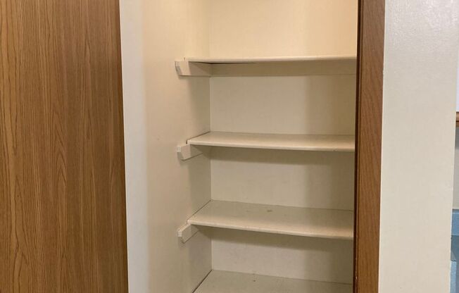1 bed, 1 bath, 600 sqft, $925, Unit J-3