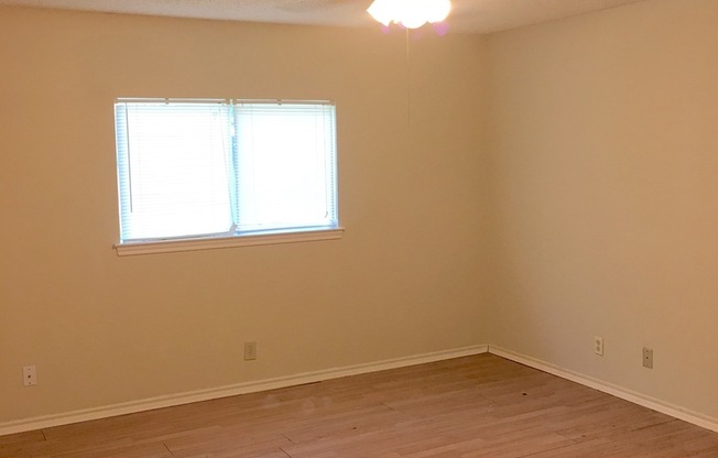 GREAT LOCATION CLOSE TO UTSA