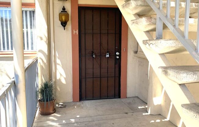 COZY 2BD/2BA CONDO AVAILABLE IN SAN DIEGO