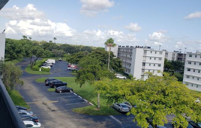 One-bedroom apartment in gated community in Miramar, FL
