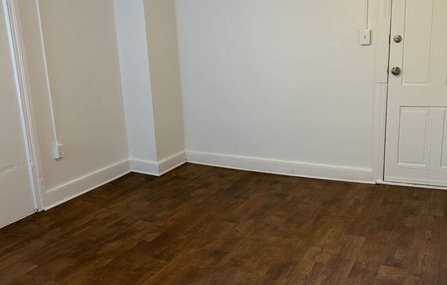 1 bed, 1 bath, $675, Unit 2nd Floor Rear