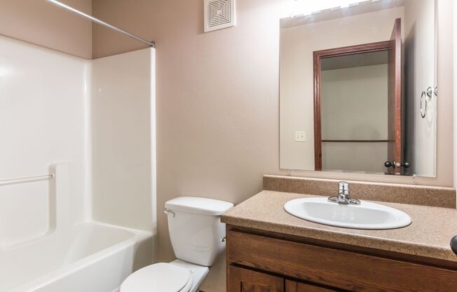 2 beds, 2 baths, 1,086 sqft, $1,250, Unit 928-02