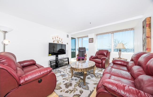2 beds, 2 baths, 1,042 sqft, $3,200, Unit 2W