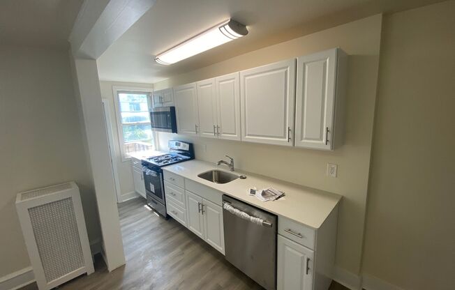 3 beds, 1 bath, $1,600