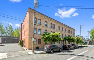 810 NE Couch Street