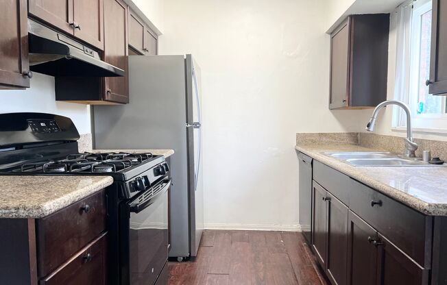 Bright 2 bed 1 bath in Pacific Beach