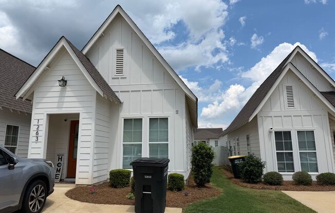 Modern 2BR/2BA Townhome in North Opelika