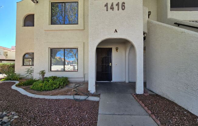 Renovated 2 Bedroom, 2 Bathroom Downstairs Unit