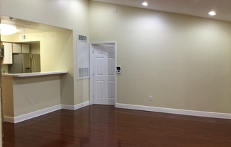 2 beds, 2 baths, $1,600, Unit unit 738