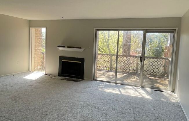 Spacious and Lovely Mt. Washington 3bd/2.5ba Townhome w/ W/D & CAC!  Available now