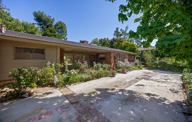 Classic Mid-Century home moments from Fryman Canyon