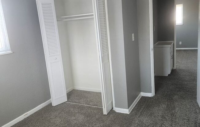 2 beds, 1 bath, 750 sqft, $1,070, Unit B03 1022 12