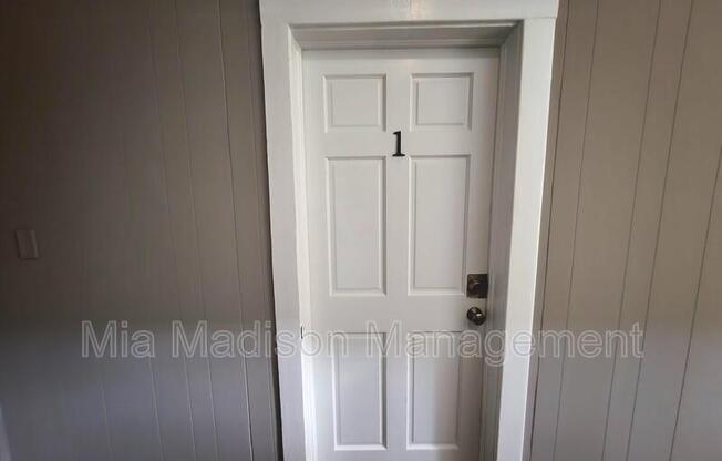 1413 E 42 ST