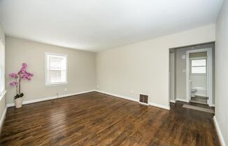 2 beds, 1 bath, $1,025