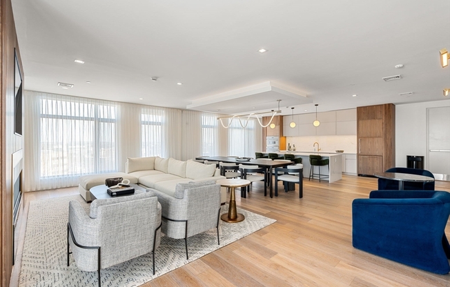 2 beds, 2 baths, 902 sqft, $4,500, Unit 710