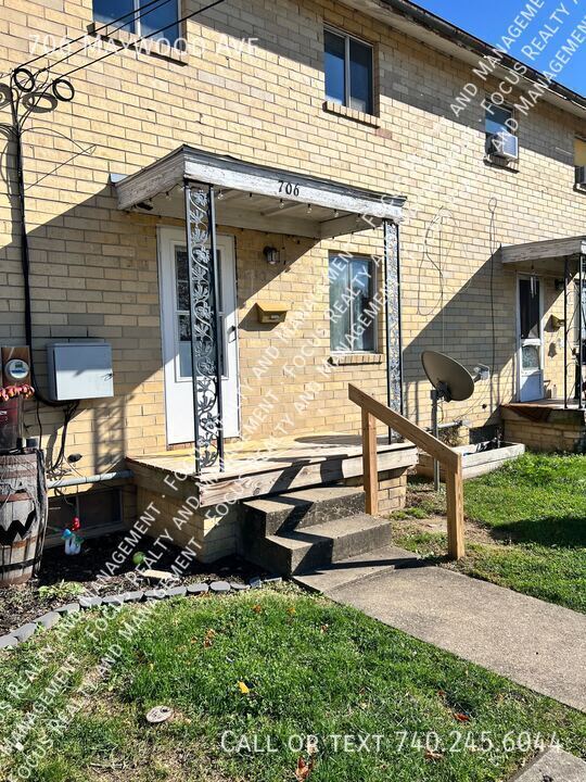 706 MAYWOOD AVE