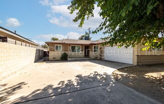 3 Bedroom/2 Bath Home in Central Bakersfield - $1895 per month!