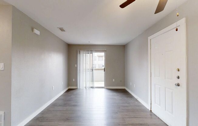 2 beds, 1 bath, 745 sqft, $1,100