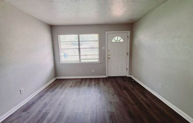 Recently Updated 3/1/1 Ready For Move In!
