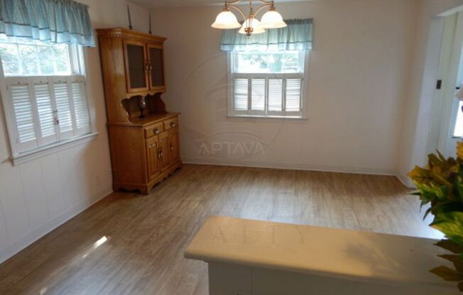 232 MAIN ST